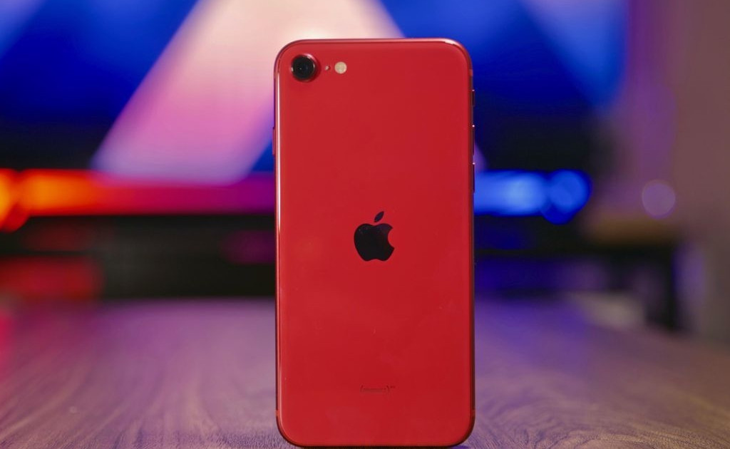Не жилец: новый iPhone SE провалился в тесте автономности