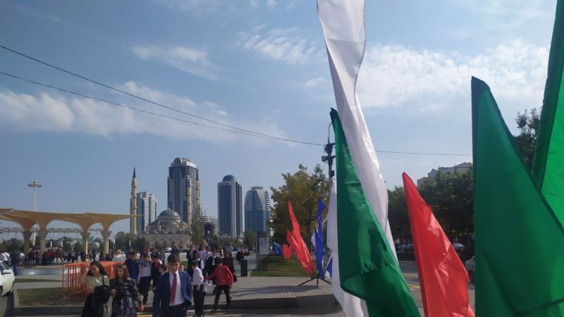 В Чечне студентам пригрозили проблемами с учебой из-за мемов на преподавателя