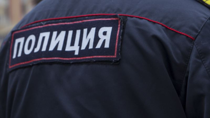 Жители Дагестана пытались помешать полиции увезти подозреваемого в убийстве сына