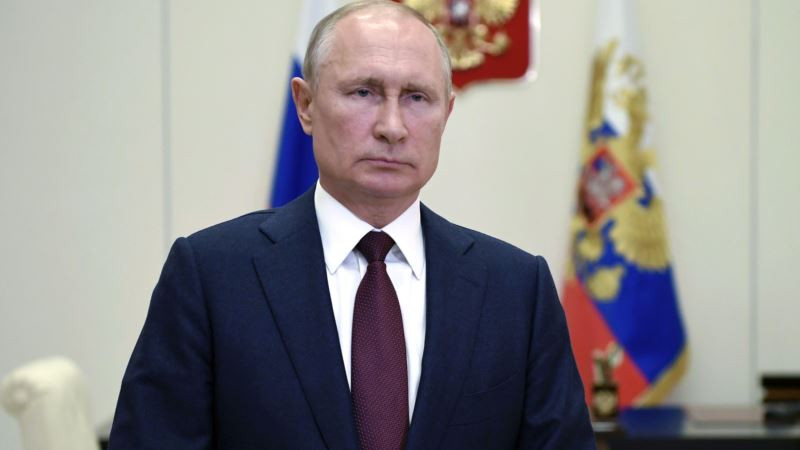 На сайте голосования по Конституции не упомянули обнуление сроков президента РФ