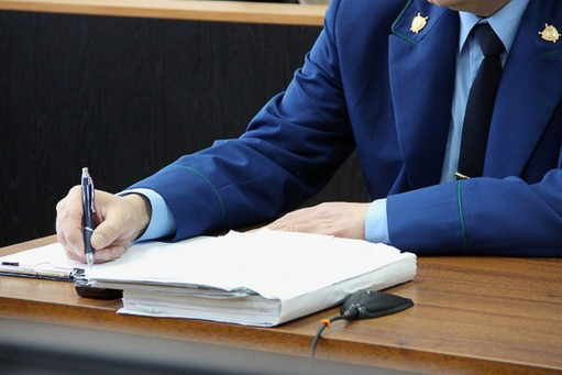 В ЧР благодаря прокуратуре работникам завода выплатили зарплату на 1,2 млн рублей