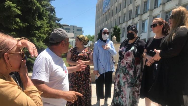 В Дагестане владельцы ресторанов вышли на акцию протеста с требованием разрешить им работать