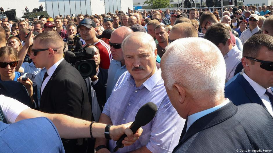 Берлин опроверг сообщения о звонке Меркель Лукашенко