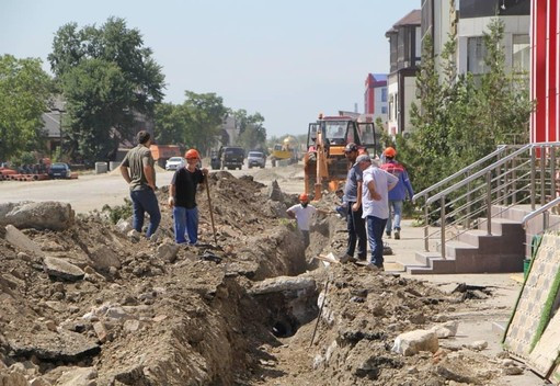 В Грозном обновляют водосточную систему