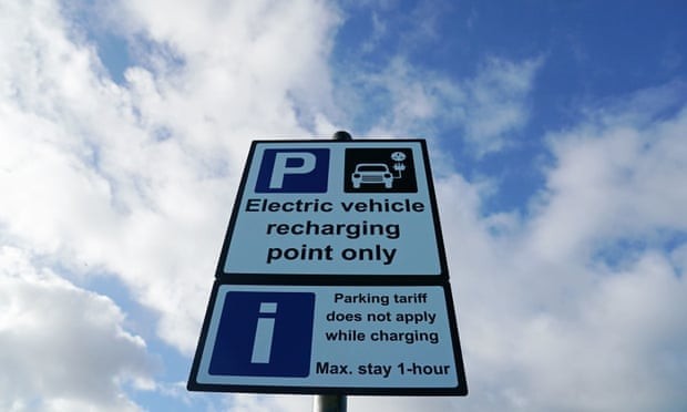Великобритания запретит продажи автомобилей на ископаемом топливе на 10 лет раньше запланированного