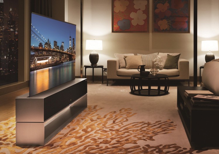 LG выпустила первый в мире телевизор-рулон: Signature OLED R стоит $87 000