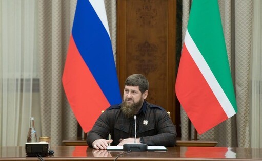 Рамзан Кадыров поручил усилить контроль над соблюдением масочного режима и социальной дистанции