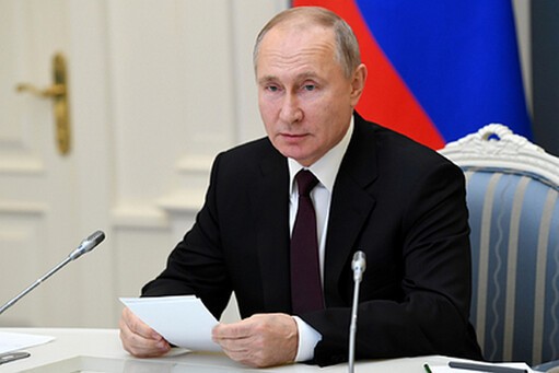 Путин согласился подумать об индексации пенсий работающих пенсионеров