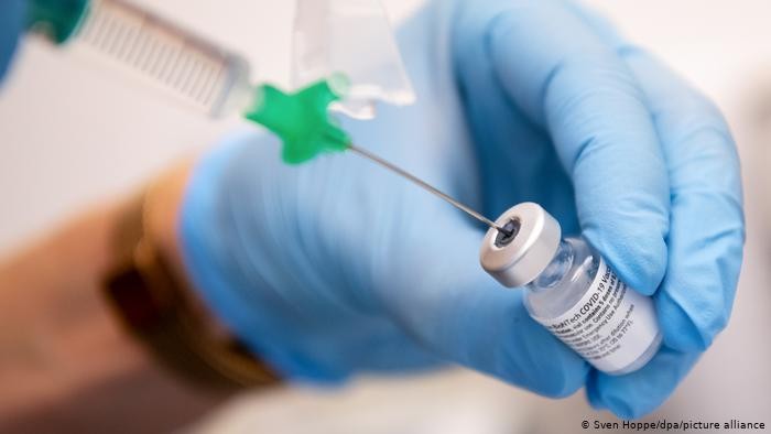 Коронавирус: ЕС заказал еще 300 млн доз вакцины BioNTech/Pfizer