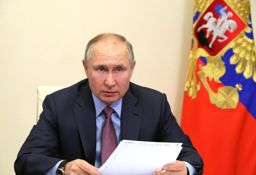 Путин предложил определить минимальную границу зарплат молодых ученых