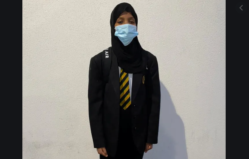 Школа извинилась перед 12-летней мусульманкой за претензии к длинной юбке