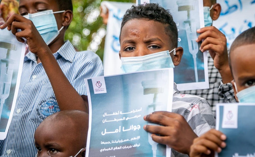 В Судане больные раком дети вышли на акцию протеста