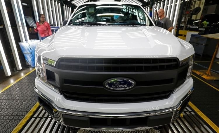 Из-за дефицита чипов Ford остановит производство на восьми американских предприятиях