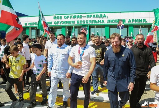 Имам Хатаев и Тамерлан Башаев награждены медалью ордена "За заслуги перед Отечеством"