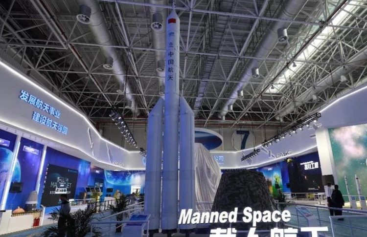 Китай запустит тяжёлую ракету для пилотируемых полётов на Луну в 2026 году