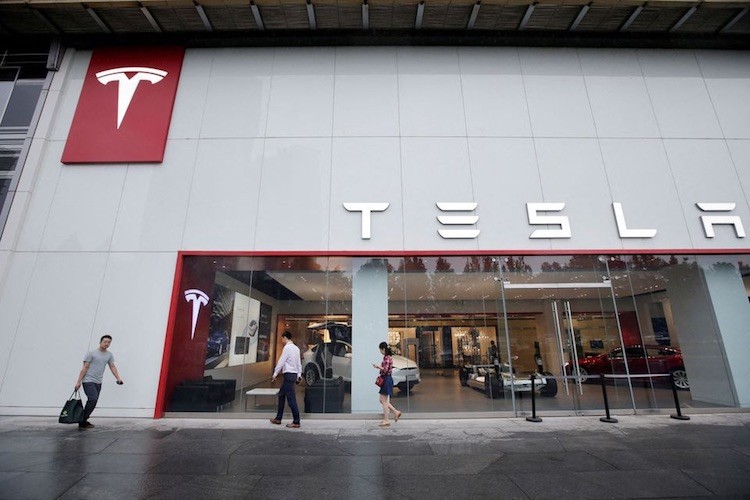 Tesla отзывает около 200 тыс. электромобили Model 3 и Model S в Китае