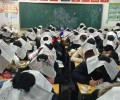 В Китае изобрели уникальный способ борьбы со списыванием в школе