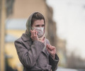 МЧС призывает отказаться от ношения масок на улице