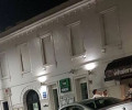 Мэр австралийского города призвал жителей к самоизоляции и выпил пива с друзьями