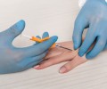 Вирусолог опроверг слухи о чипизации во время вакцинации