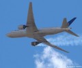 В США проверят Boeing 777 после инцидента с двигателем
