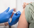 Подростков начнут вакцинировать от COVID-19 в сентябре